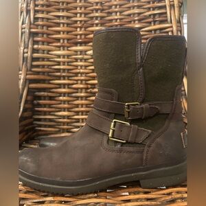 UGG Boots Womens 10.5 Simmens Ankle Booties Waterproof Brown
Leather Wool Green